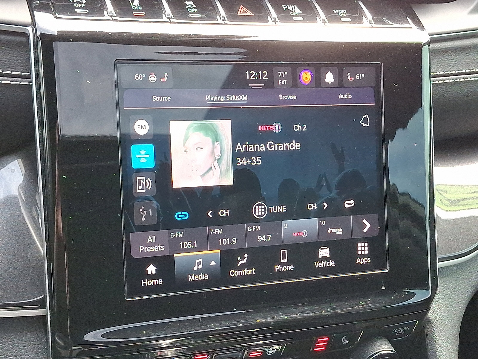 Used 2022 Jeep Grand Cherokee L Laredo image 18