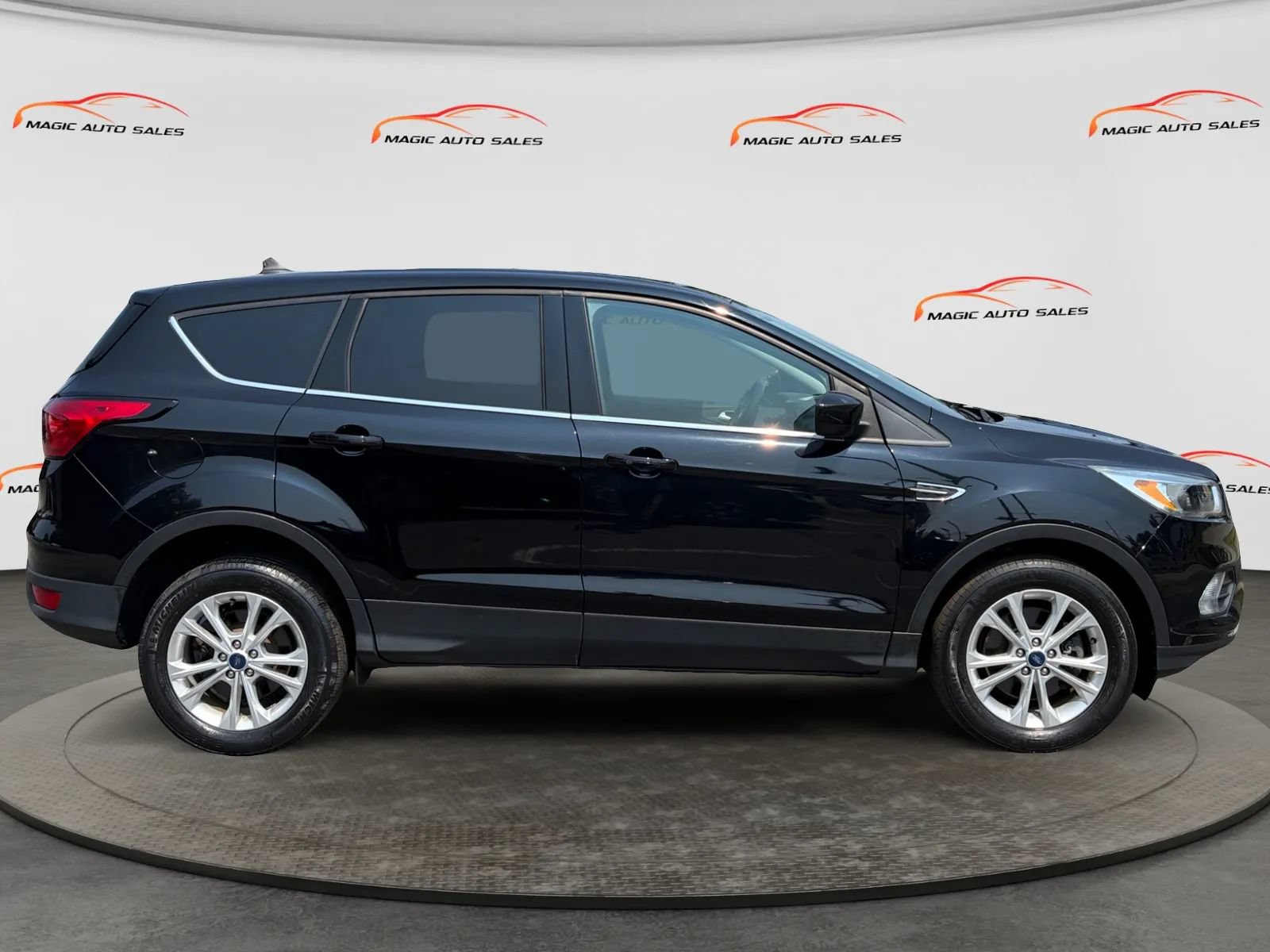 Used 2019 Ford Escape SE AWD/4WD image 5