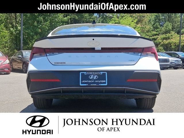 Certified 2025 Hyundai Elantra SEL FWD image 23