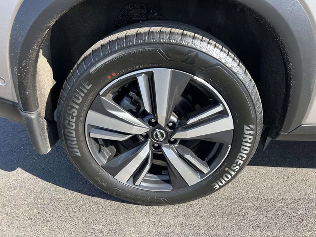 Used 2023 Nissan Rogue Platinum w/ Platinum Premium Package image 11