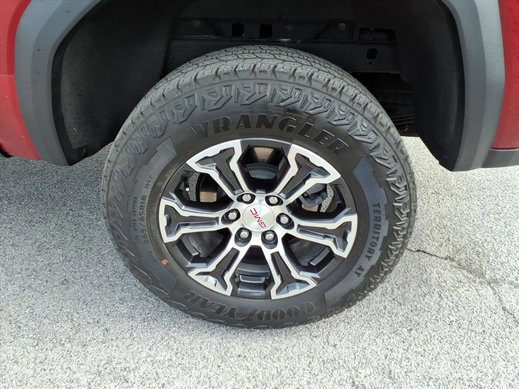 Used 2024 GMC Canyon AT4 w/ AT4 Premium Package image 4
