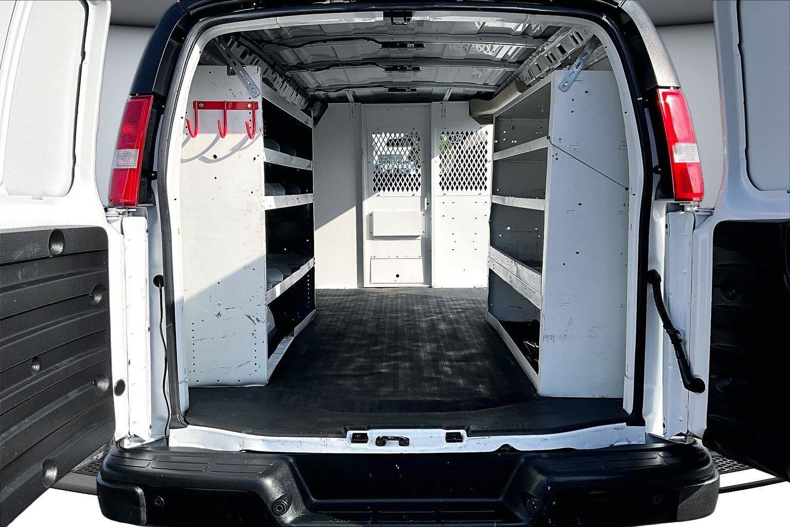 Used 2021 Chevrolet Express 3500 w/ Driver Convenience Package RWD image 8