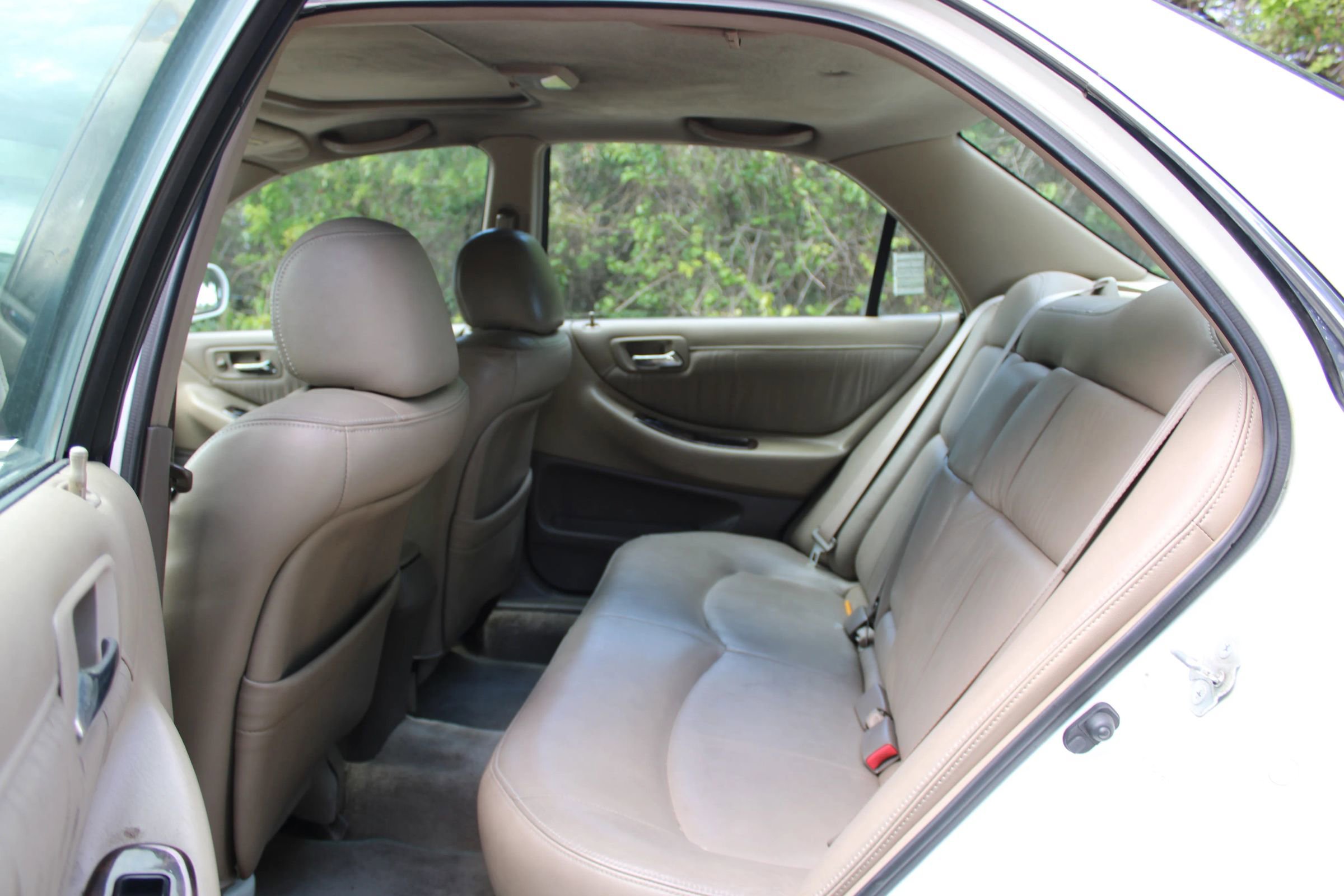 Used 2000 Honda Accord EX image 9