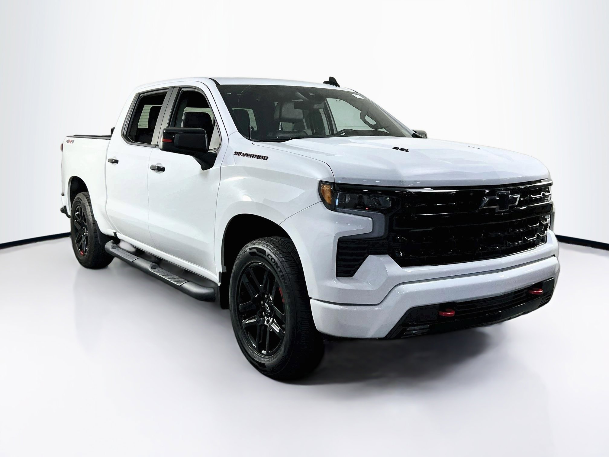Used 2023 Chevrolet Silverado 1500 RST w/ Redline Edition AWD/4WD image 3