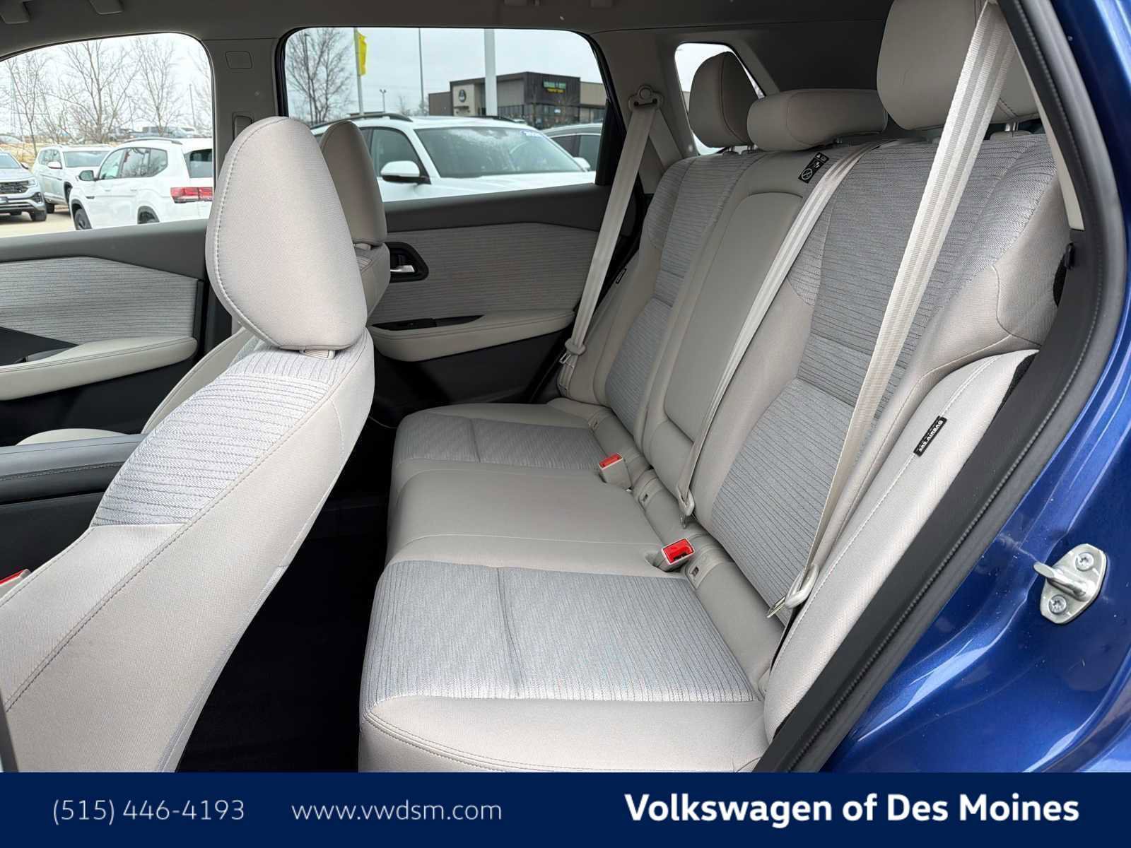 Used 2023 Nissan Rogue SV image 11