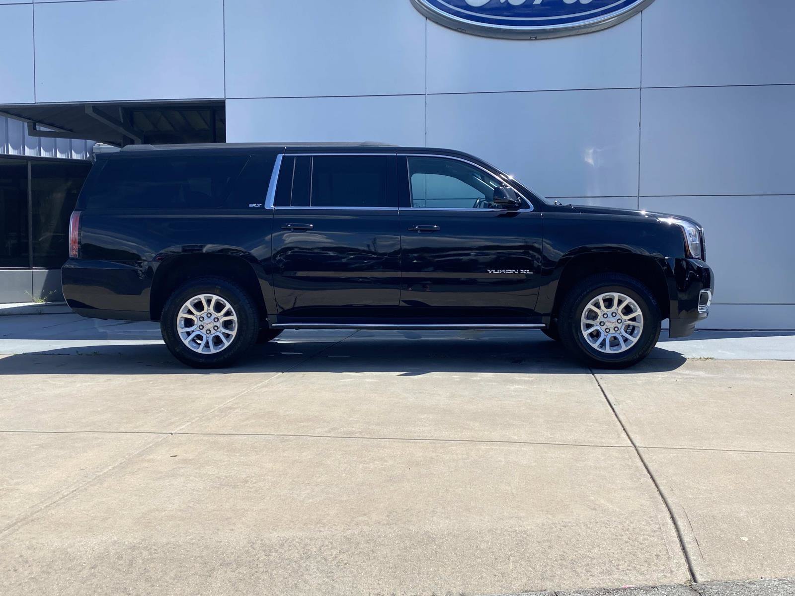 Used 2018 GMC Yukon XL SLT RWD image 3