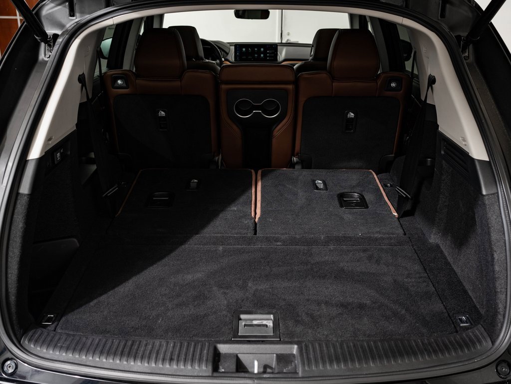 Certified 2025 Acura MDX w/ Technology Package image 18