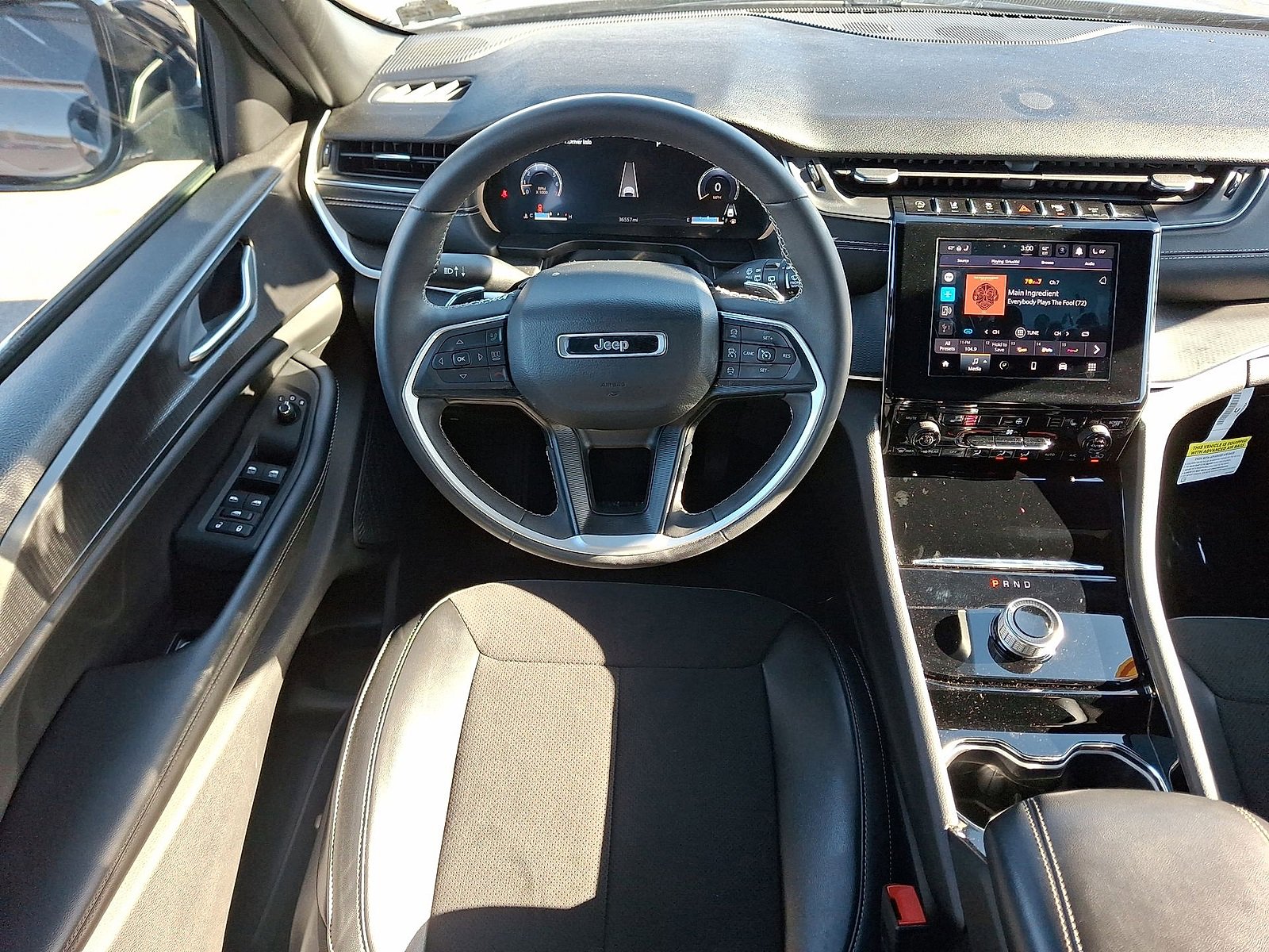 Used 2023 Jeep Grand Cherokee Altitude image 27