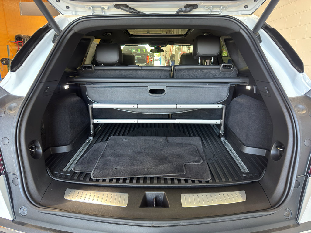 Used 2024 Cadillac XT5 Premium Luxury w/ LPO, Floor Liner Package AWD/4WD image 20