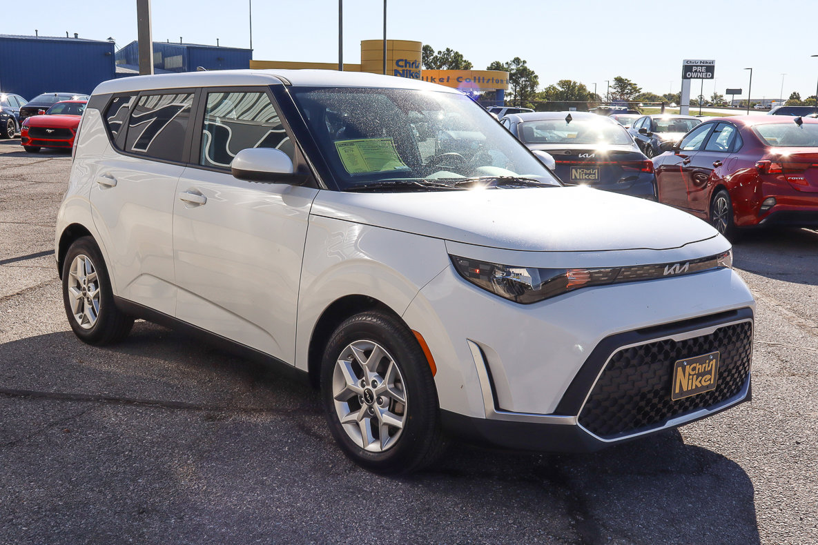 Used 2024 Kia Soul LX w/ Option Group 015 image 3