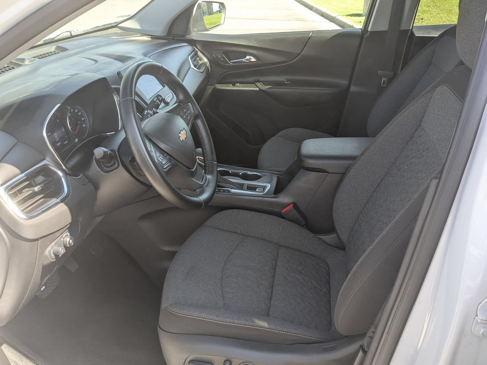 Used 2024 Chevrolet Equinox LT AWD/4WD image 13