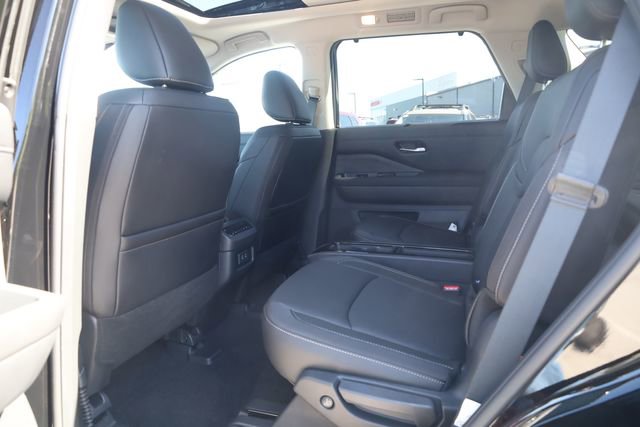 New 2026 Nissan Pathfinder SL w/ SL Premium Package AWD/4WD image 22
