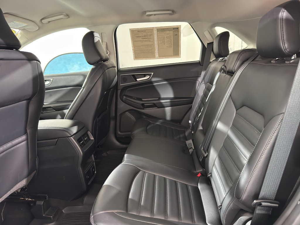 Used 2024 Ford Edge SEL w/ Convenience Package image 16