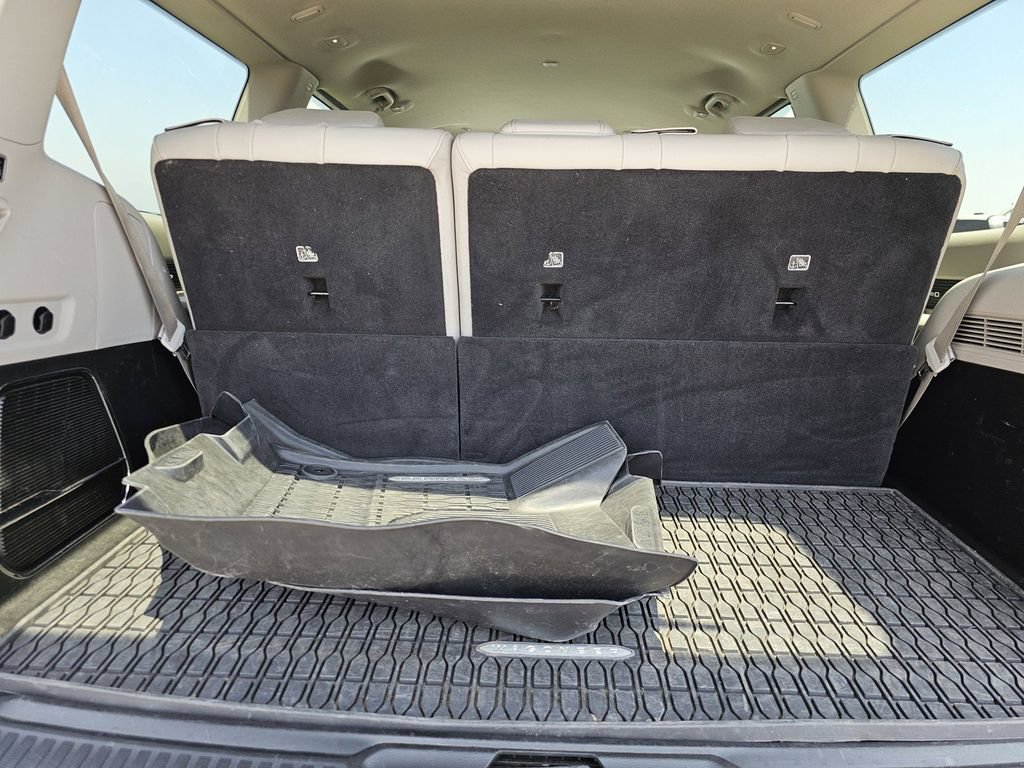 Used 2024 Jeep Wagoneer Series III AWD/4WD image 18