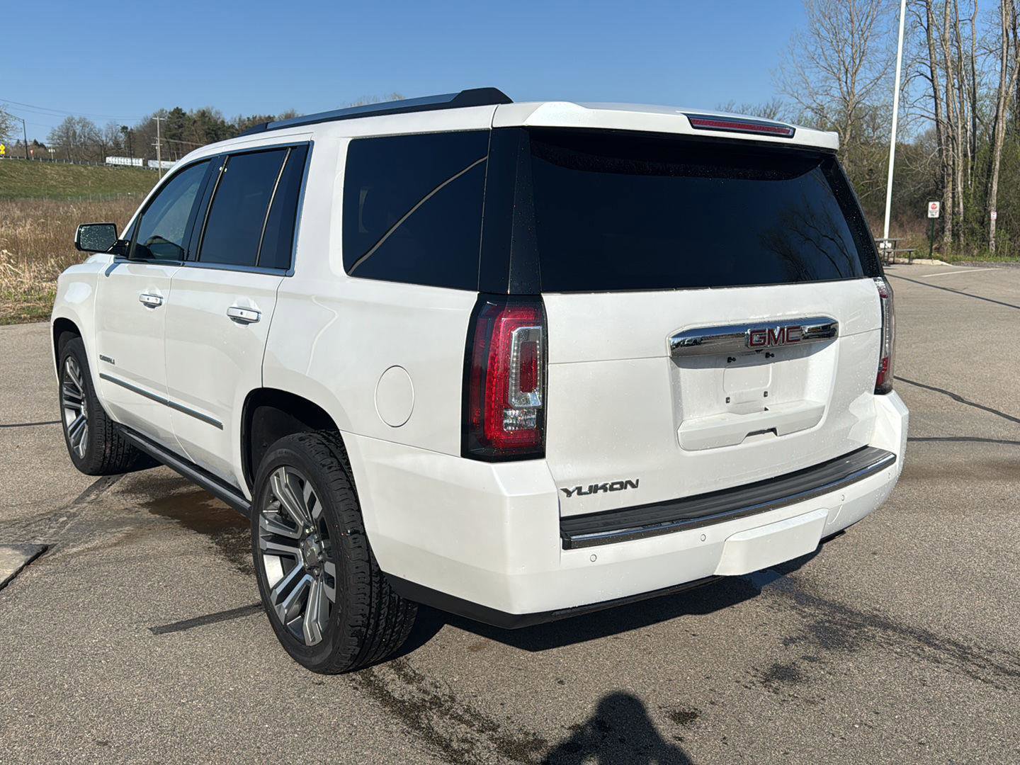 Used 2019 GMC Yukon Denali w/ Denali Ultimate Package image 3