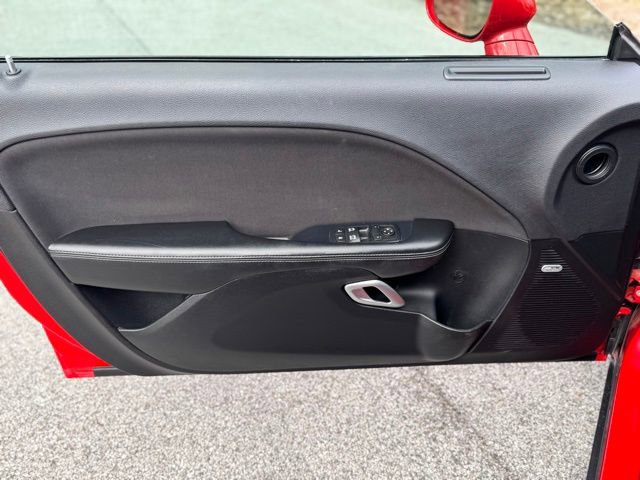Used 2016 Dodge Challenger R/T w/ Driver Convenience Group image 9