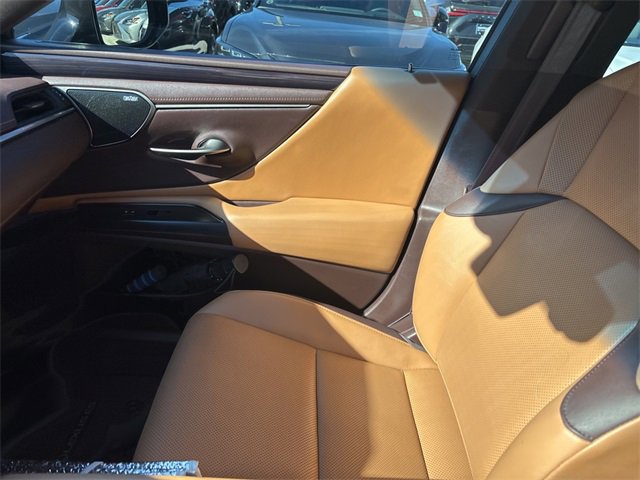 Used 2020 Lexus ES 300h w/ Premium Package image 14