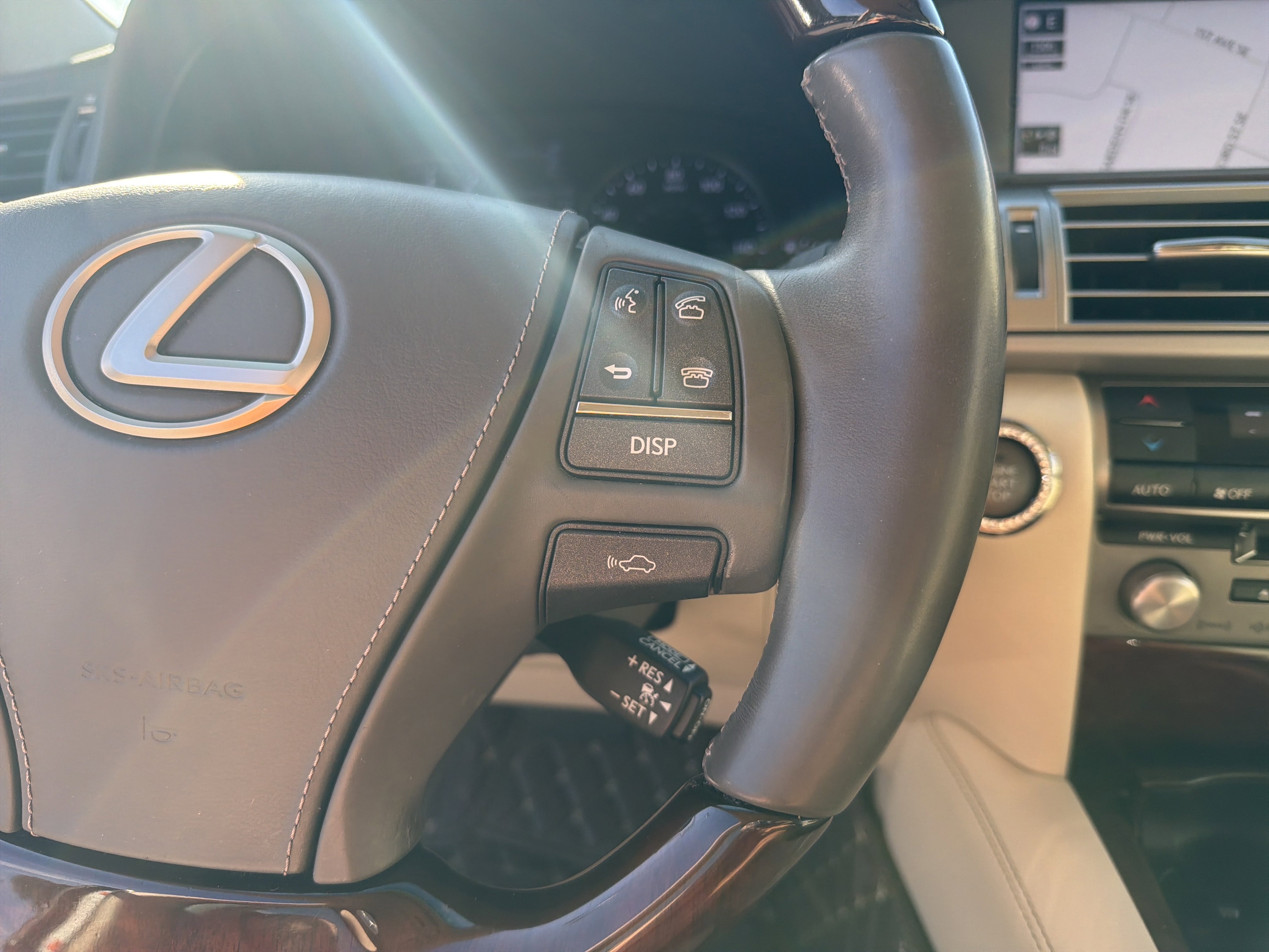 Used 2017 Lexus LS 460 RWD image 18