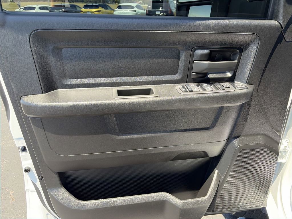 Used 2024 RAM 2500 Tradesman w/ Chrome Appearance Group AWD/4WD image 13