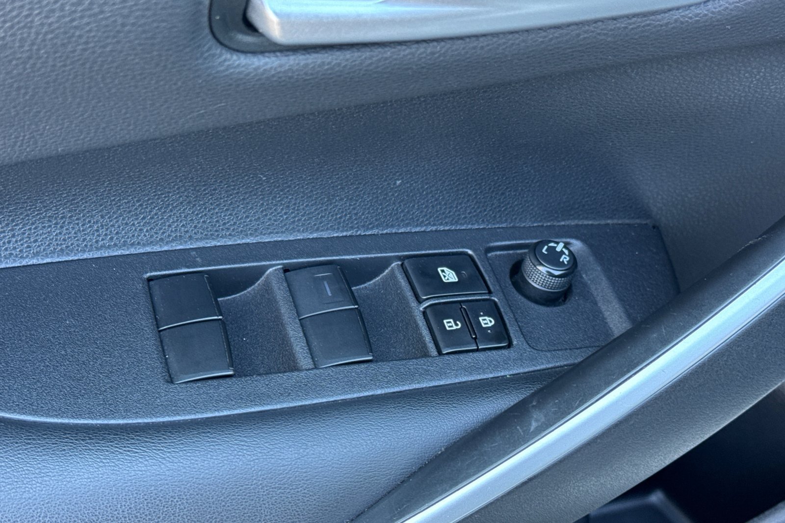 Certified 2021 Toyota Corolla SE w/ Carpet Mat Package (TMS) FWD image 15