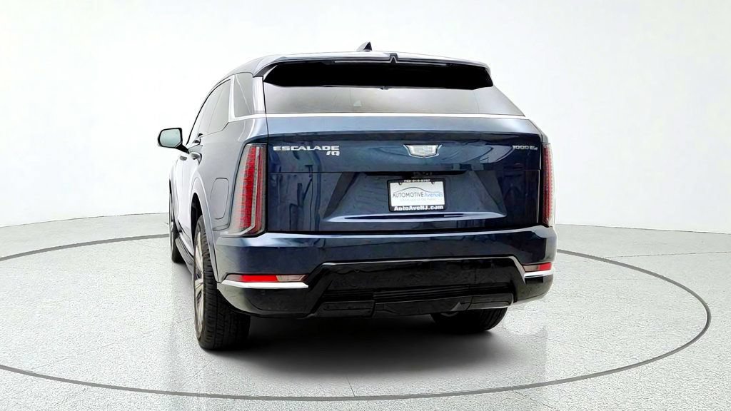 Used 2026 Cadillac Escalade IQ Luxury 2 AWD/4WD image 6