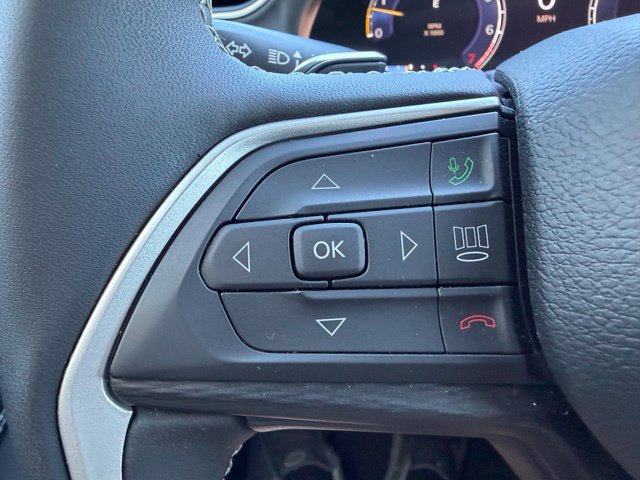 Used 2023 Jeep Grand Cherokee Altitude AWD/4WD image 36