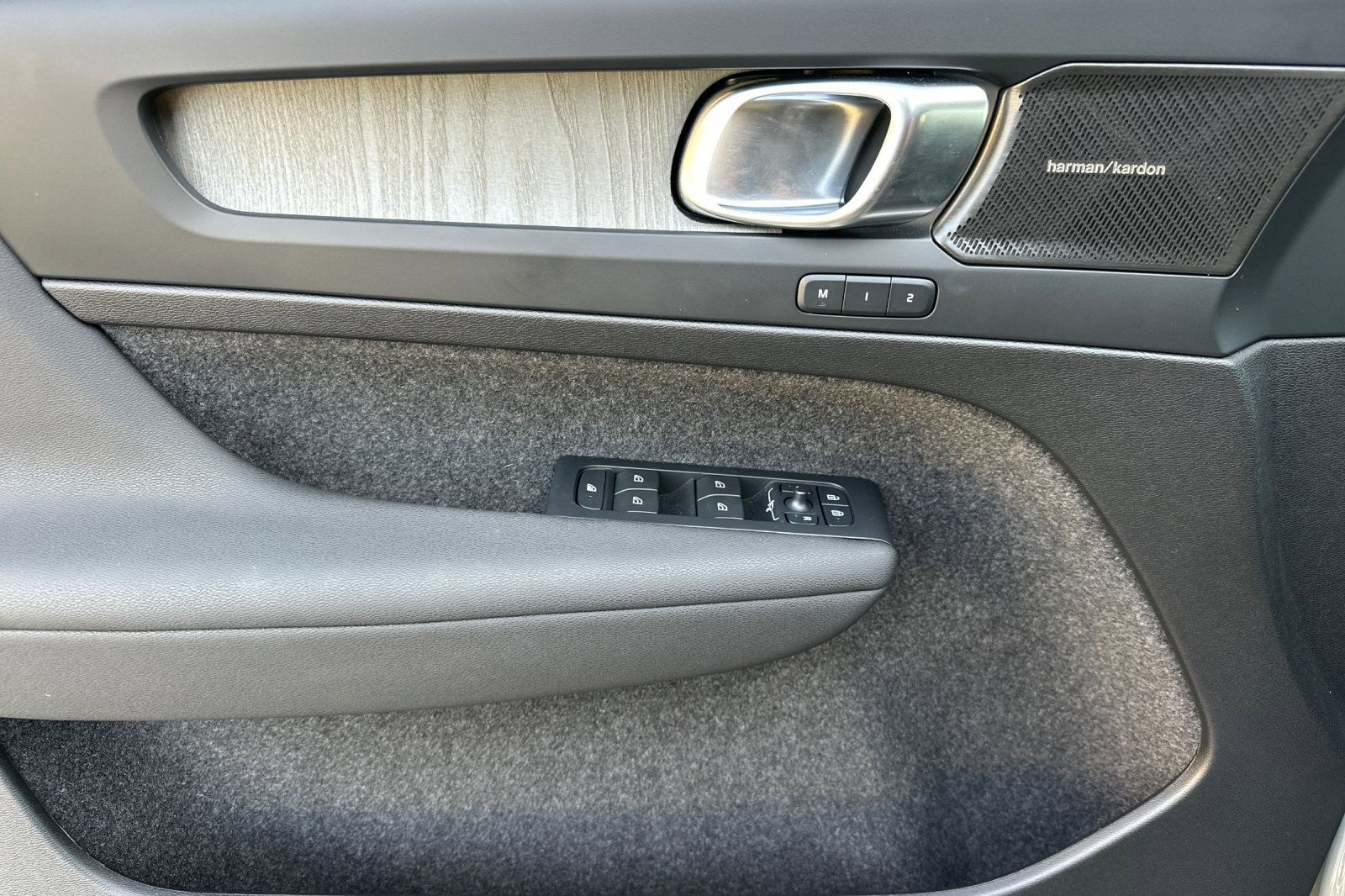 New 2025 Volvo XC40 B5 Plus w/ Climate Package image 11