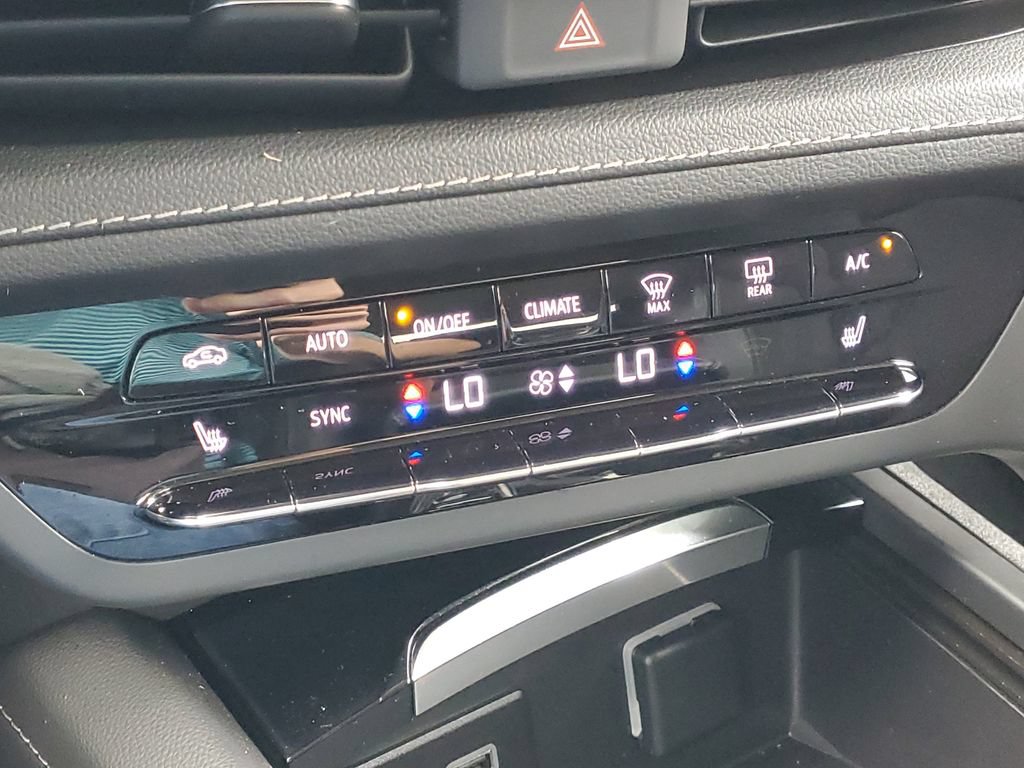 Used 2022 Buick Envision Preferred FWD image 26