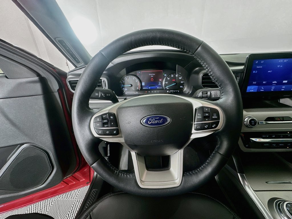 Used 2023 Ford Explorer XLT w/ Equipment Group 202A RWD image 11
