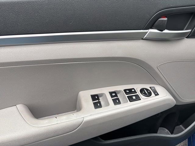 Used 2019 Hyundai Elantra SE image 13