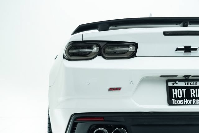 Used 2019 Chevrolet Camaro SS RWD image 17