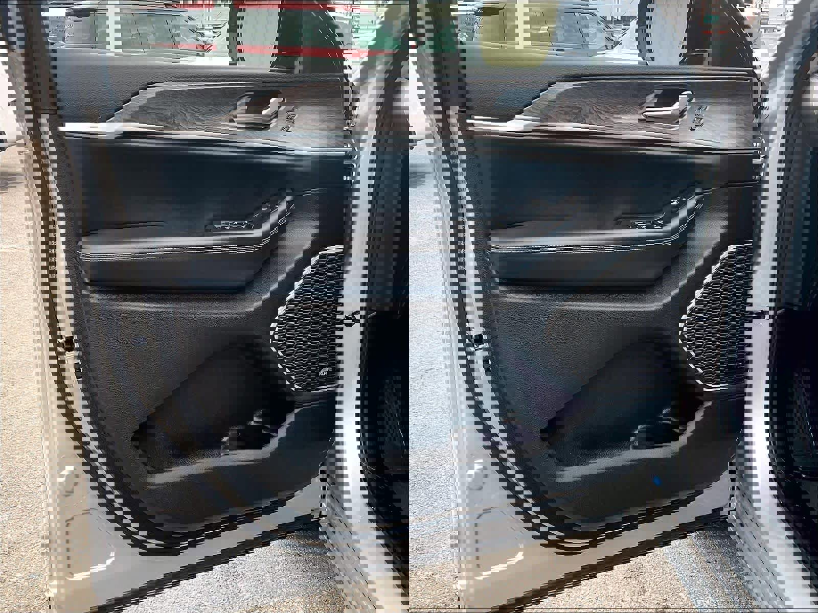 Used 2023 Jeep Grand Cherokee 30th Anniversary image 9