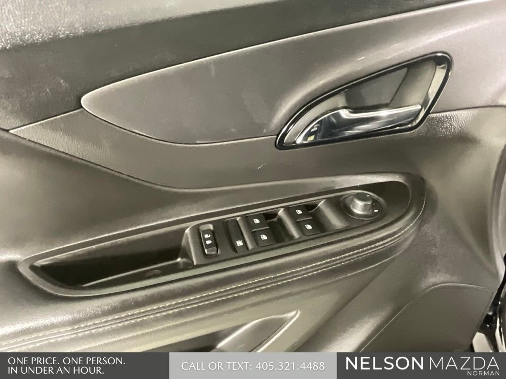Used 2019 Buick Encore Sport Touring FWD image 17