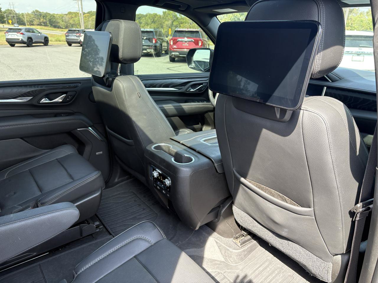 Used 2021 GMC Yukon Denali w/ Denali Ultimate Package AWD/4WD image 20