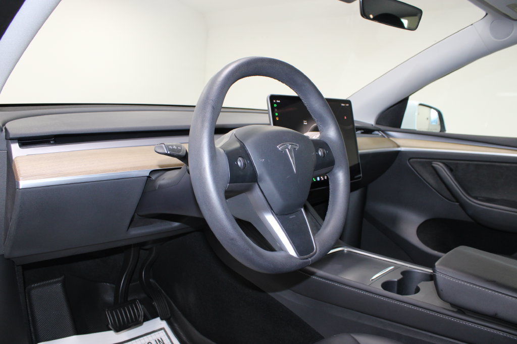 Used 2023 Tesla Model Y Long Range AWD/4WD image 17