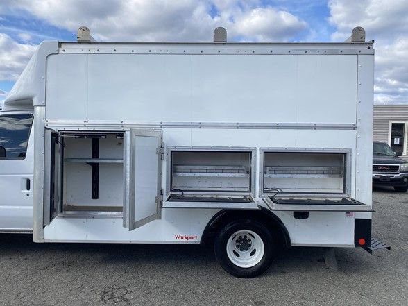 Used 2024 Ford E-350 and Econoline 350 Super Duty w/ Power Windows & Locks Group RWD image 23