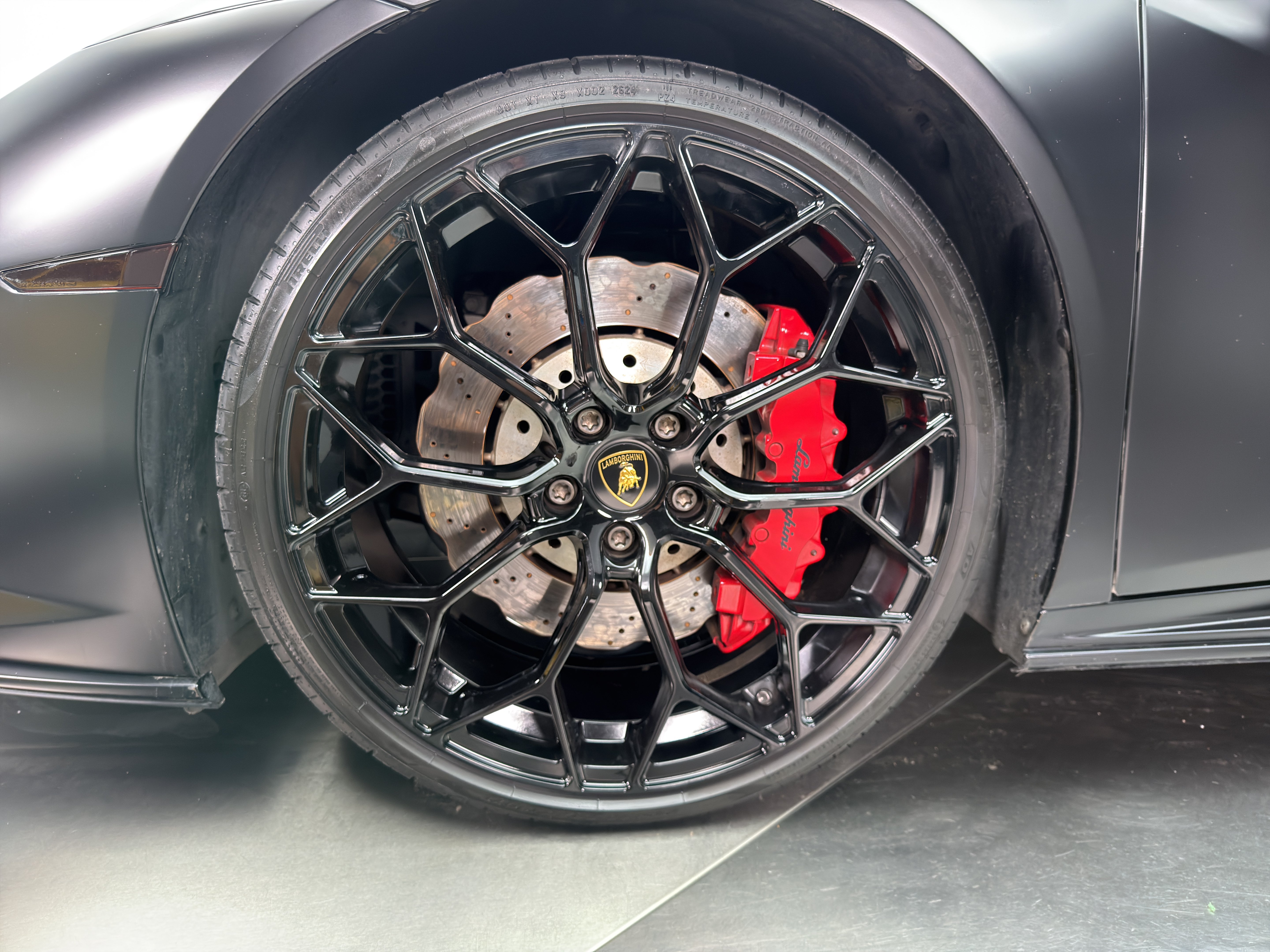 Used 2021 Lamborghini Huracan EVO RWD image 26