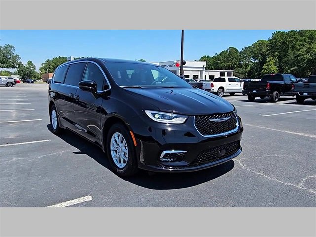New 2026 Chrysler Pacifica Select image 16
