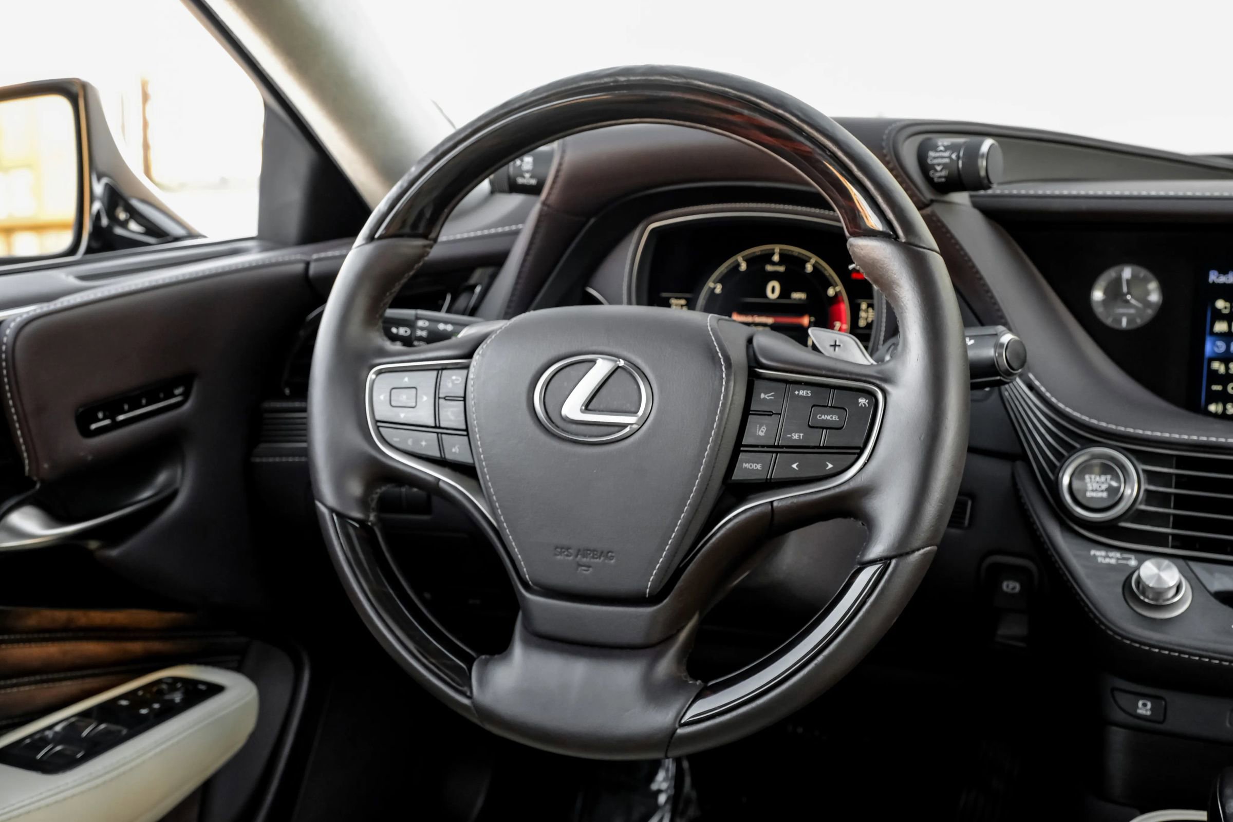 Used 2019 Lexus LS 500 w/ Interior Upgrade Package image 17