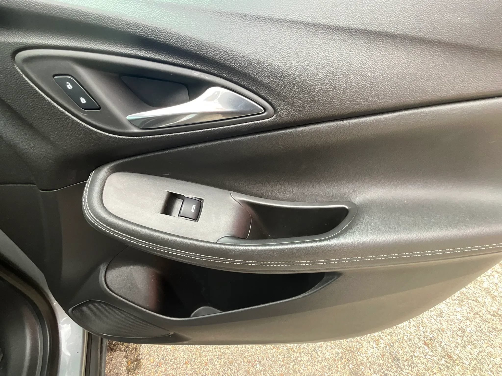 Used 2025 Buick Encore GX Preferred AWD/4WD image 29