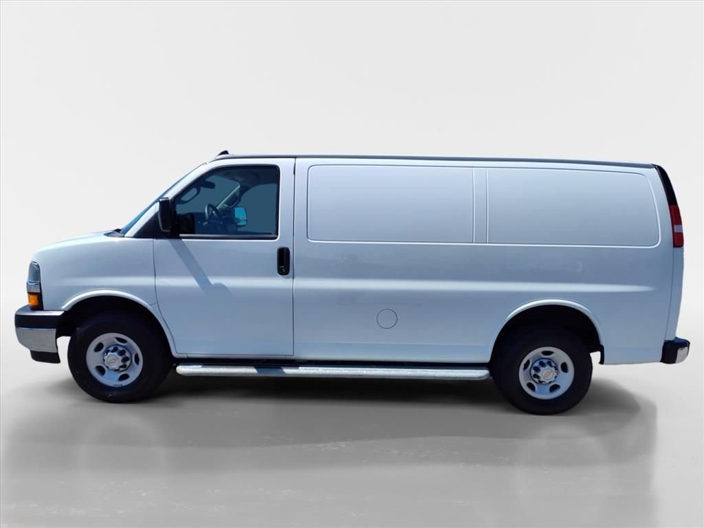 Used 2024 Chevrolet Express 2500 w/ Driver Convenience Package RWD image 2