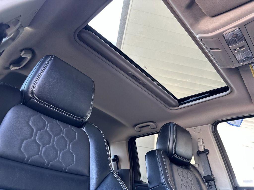 Used 2022 Nissan Frontier SV w/ SV Premium Package RWD image 15