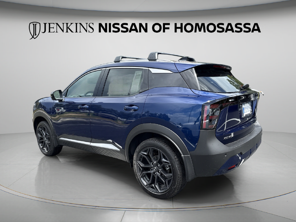 New 2026 Nissan Kicks SR w/ Cold Weather Package FWD image 11