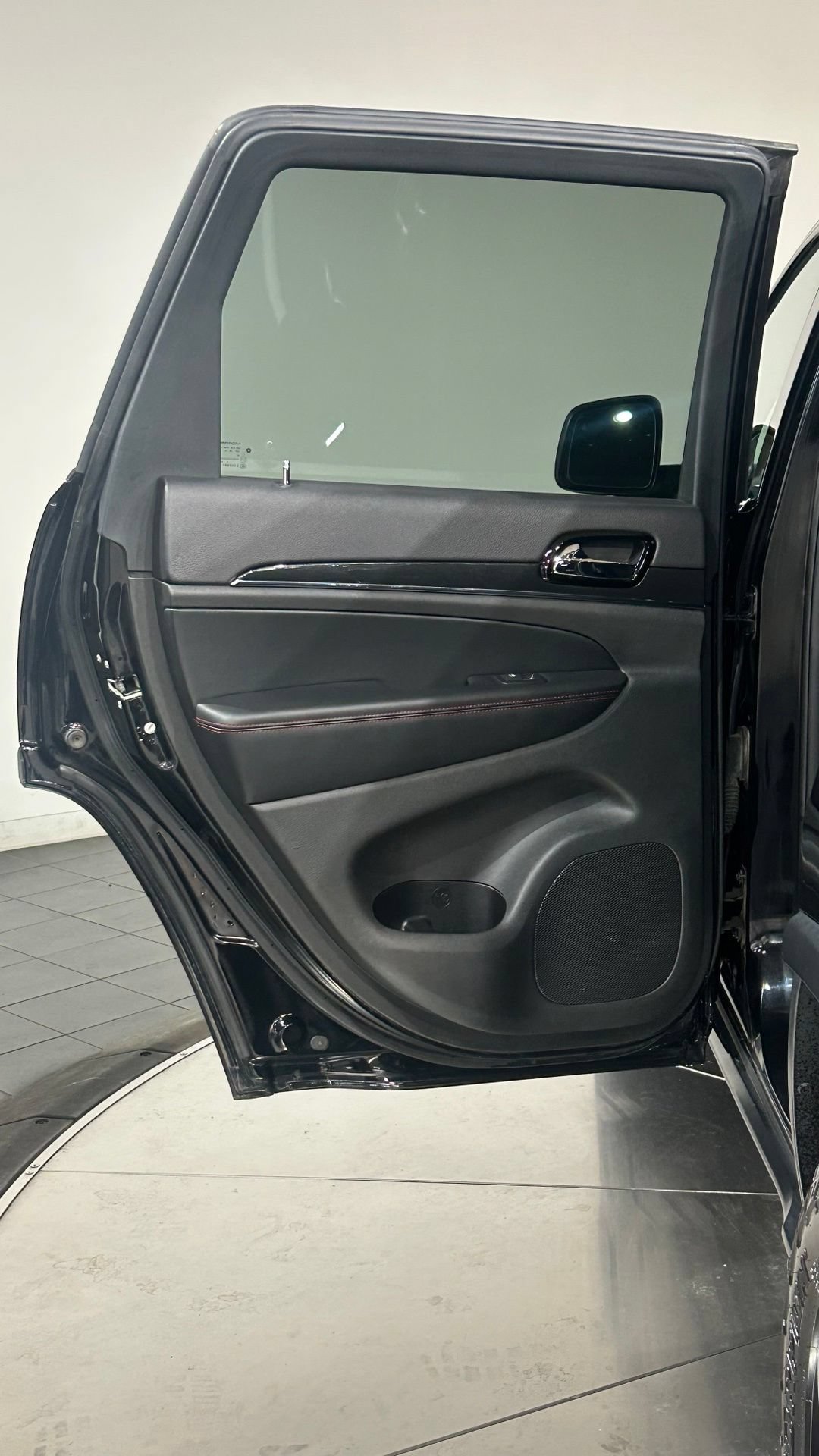 Used 2019 Jeep Grand Cherokee Trailhawk AWD/4WD image 44