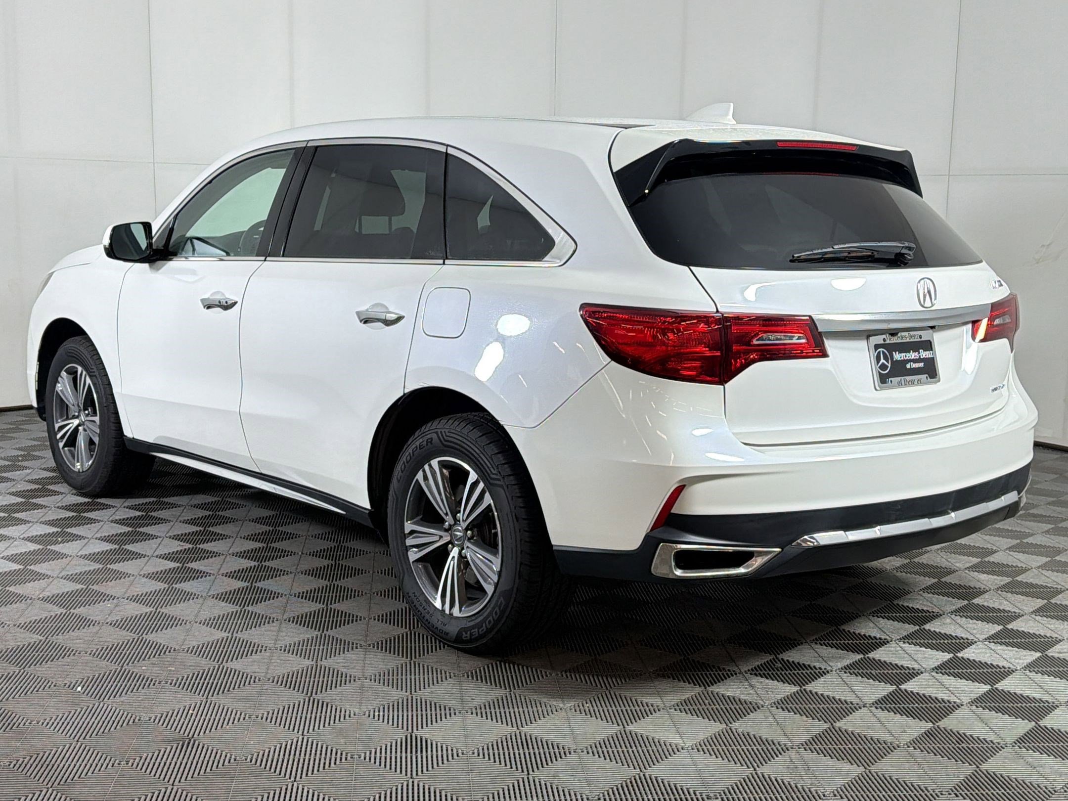 Used 2019 Acura MDX SH-AWD image 3