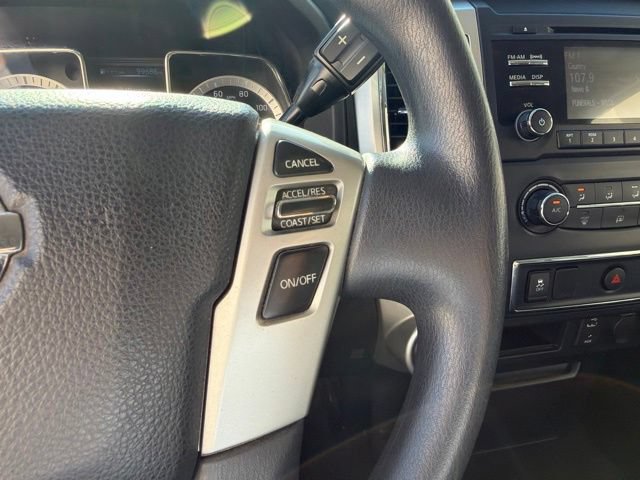 Used 2018 Nissan Titan SV AWD/4WD image 29