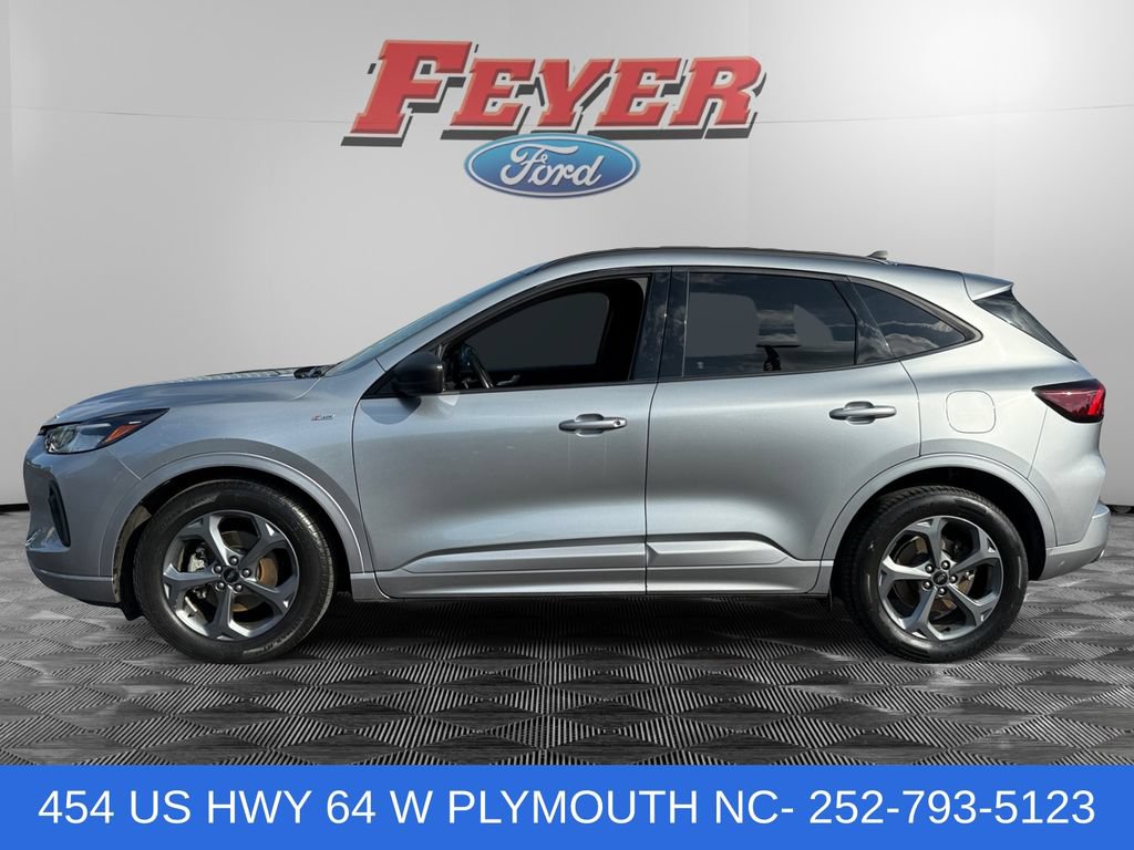Certified 2023 Ford Escape ST-Line w/ Tech Pack #1 FWD image 2