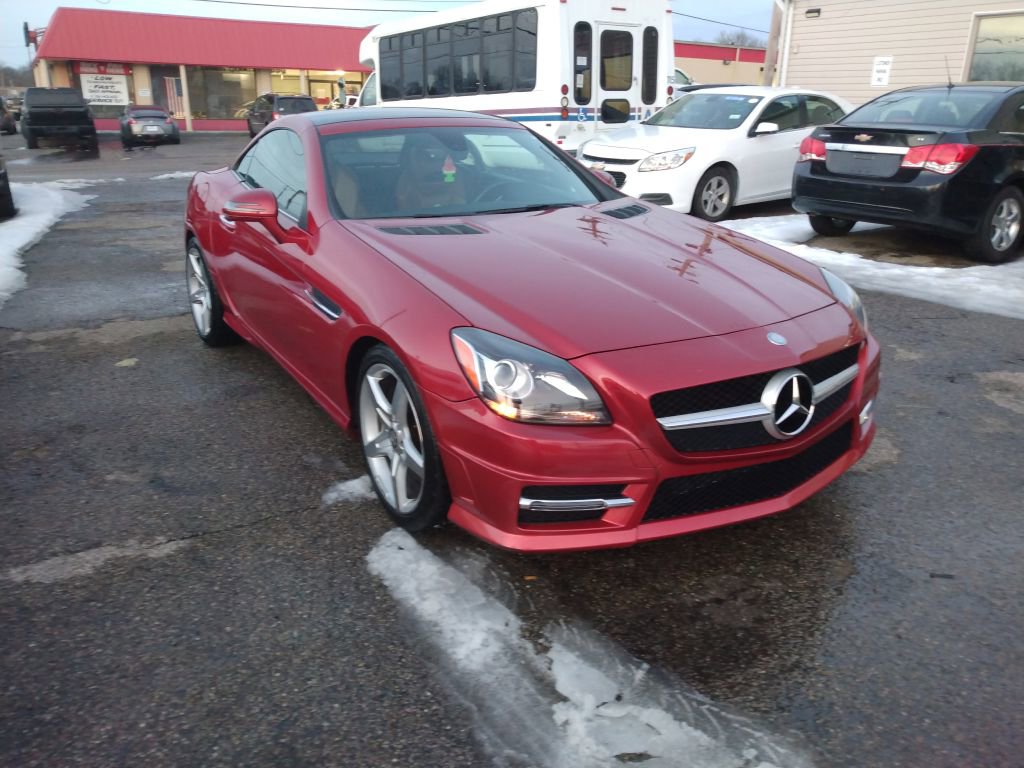 Used 2016 Mercedes-Benz SLK 300 image 2