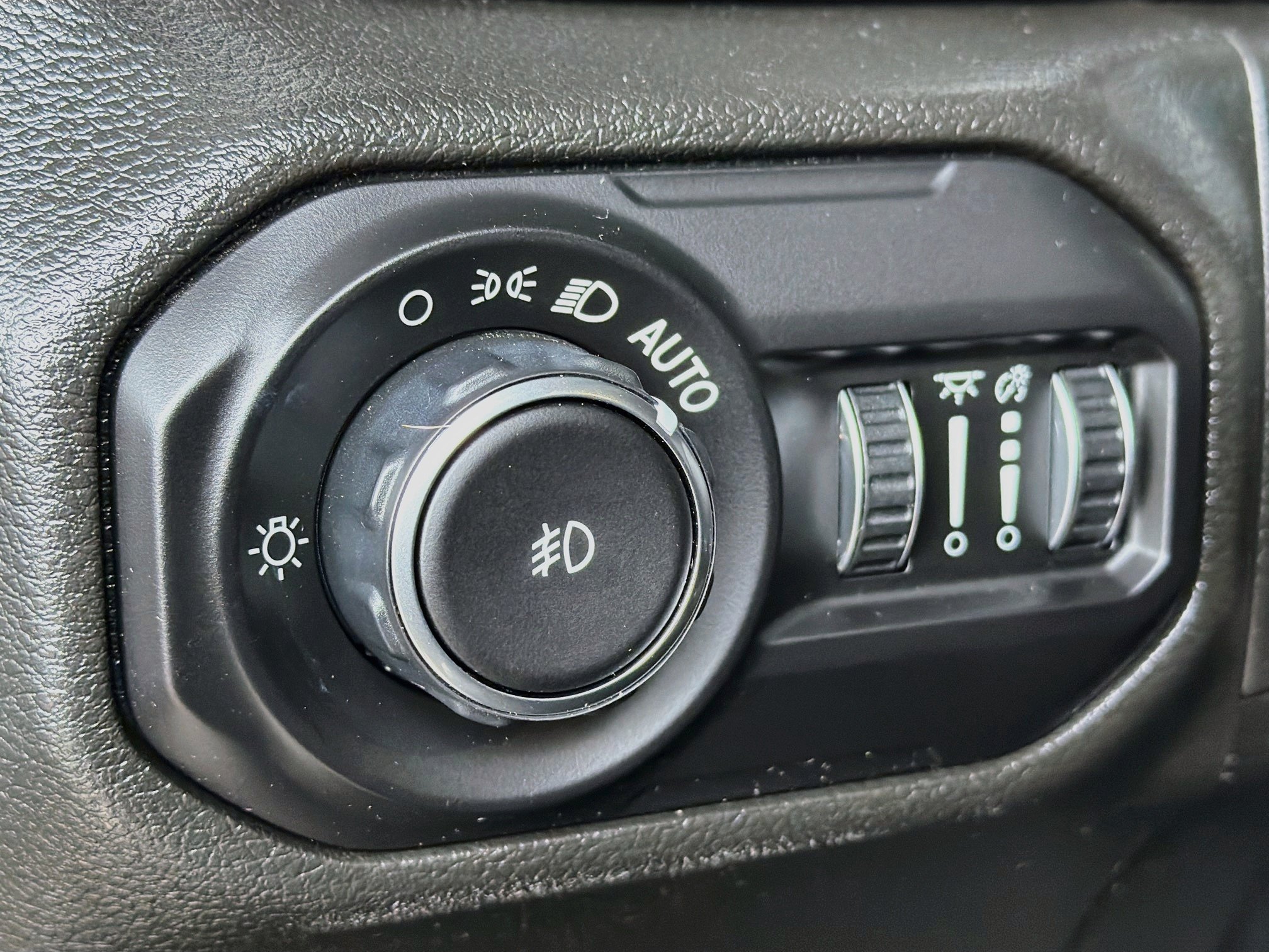 Used 2022 Jeep Wrangler Sport AWD/4WD image 16