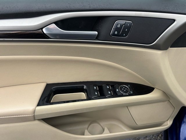 Used 2015 Ford Fusion SE w/ Equipment Group 202A image 10